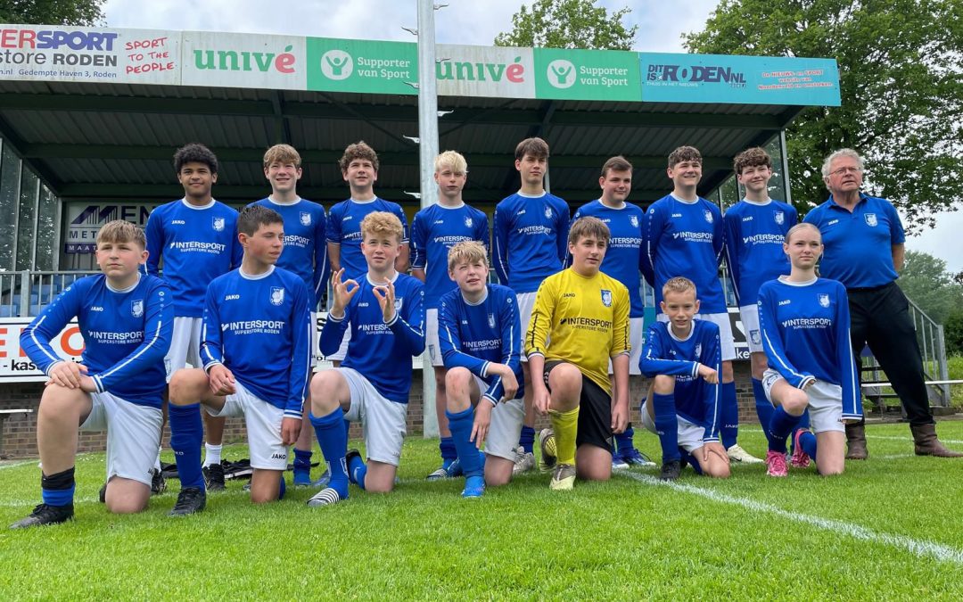 Nieuw Roden JO14-2 kampioen!