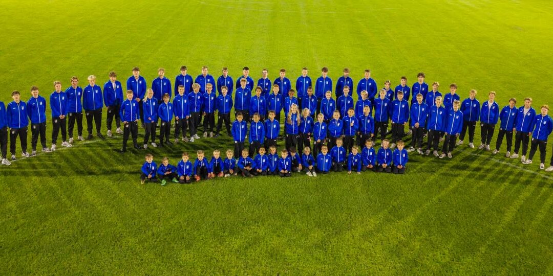 Nieuwe trainingspakken voor de jeugd!