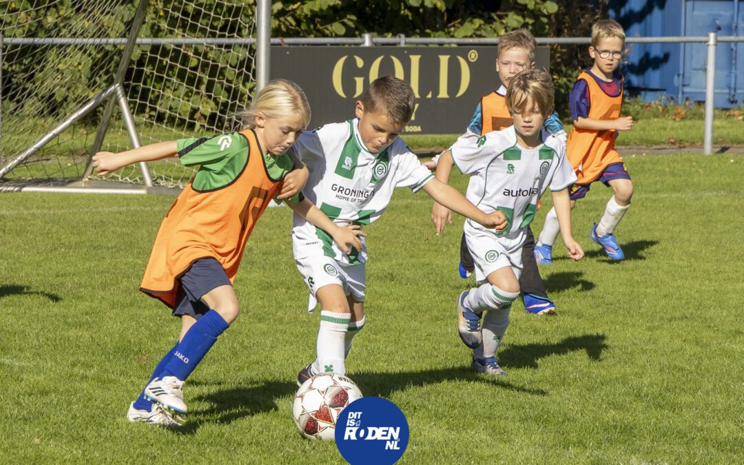 FC Groningen on tour bij VV Nieuw Roden